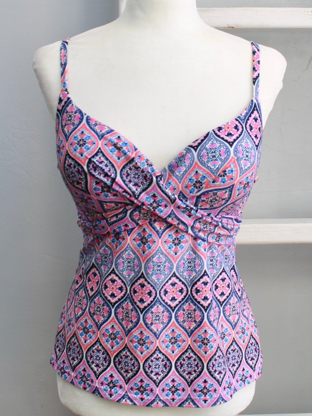 Island Escape Bimini Gemini Twist Front Underwire Tankini Swim Top Pink sz 10